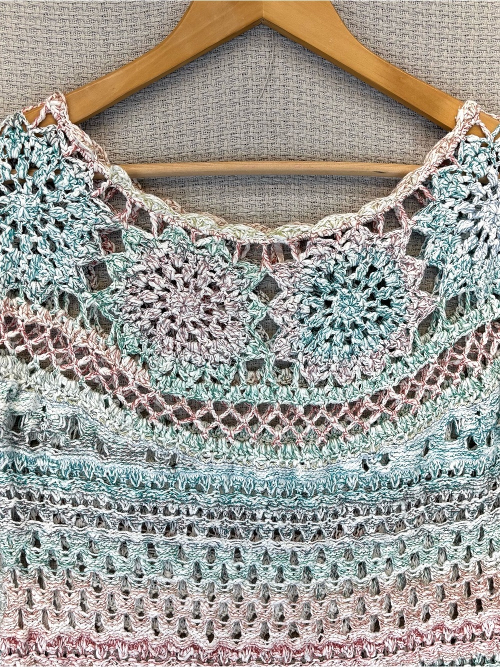 Free People Ring Of Roses Crochet Colorful Pullover Sweater S Boho Beach Chic - Picture 2 of 10